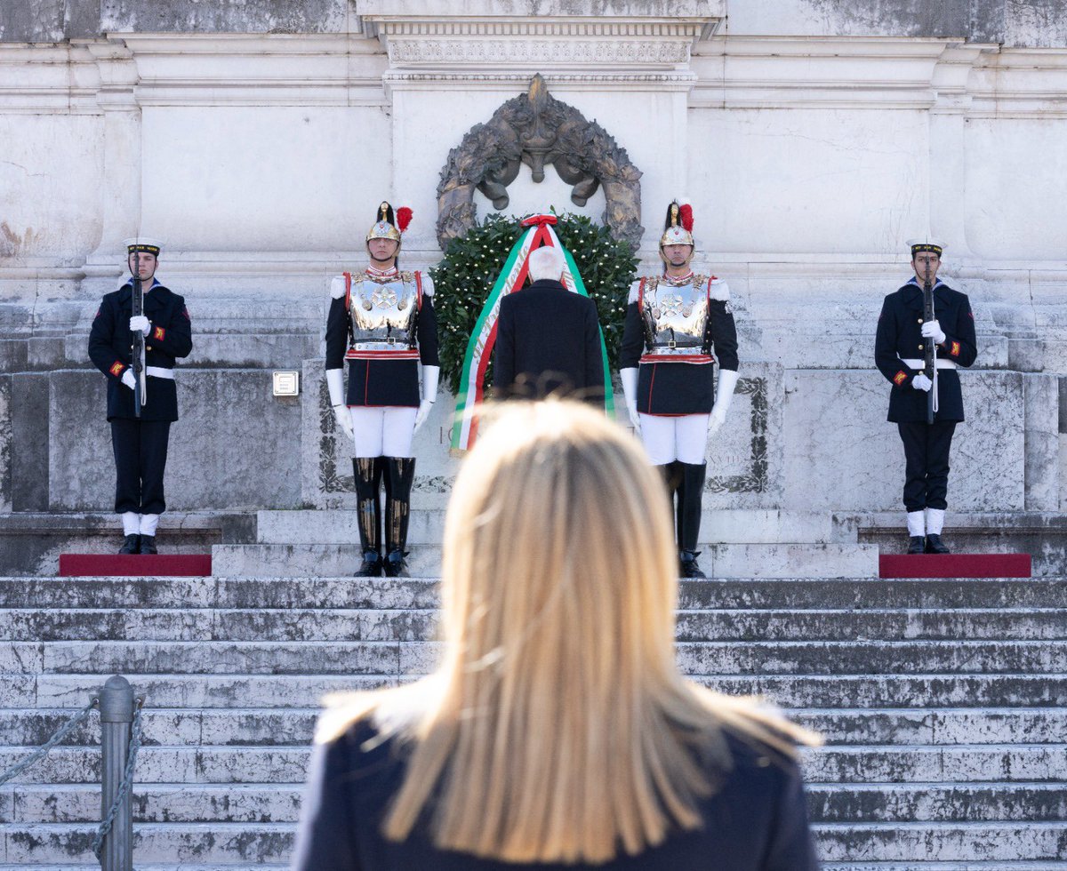 Questa mattina, all’Altare della Patria, per la Cerimonia di deposizione di una corona d'alloro per la Giornata dell’Unità Nazionale, della Costituzione, dell’Inno e della Bandiera. 
Viva l’Italia 🇮🇹
#17Marzo