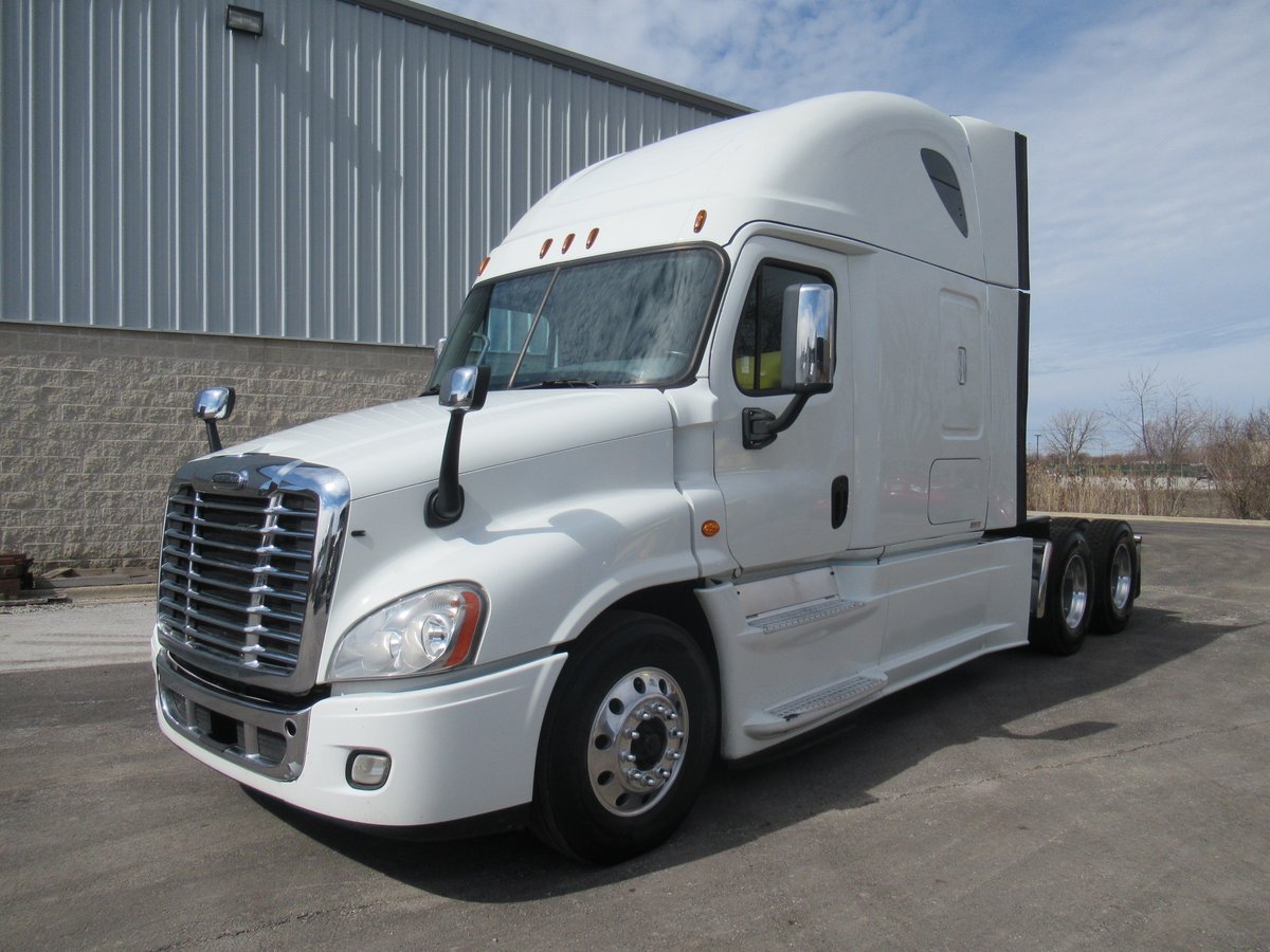 i294TruckSales's tweet photo. Hey #truckers want all the convenience of a late model truck with all the benefits of a PRE EMMISSION engine!
https://t.co/CtMZB8GjeM
#trucks #trucking #logistics #trucker #nodpf https://t.co/52UAj7pFhU