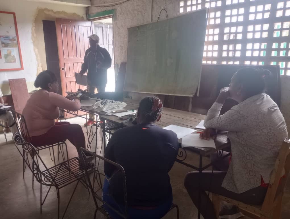 En estos momentos estamos efectuando en el municipio #LosPalacios #PinardelRío la preparación metodológica de recreación física .
#JuntarYVencer 
#YoVotoXTodos
@NiurkaGonzles1 <a href="/YamileRamosCord/">Yamilé Ramos Cordero</a> <a href="/DaniellysSanch6/">Daniellys Sanchez</a> <a href="/CMontiller/">Osvaldo C. Vento Montiller</a> <a href="/AliuskaCarballo/">Aliuska Pérez Carballo</a> <a href="/AlieskyPita/">Aliesky Pita</a>