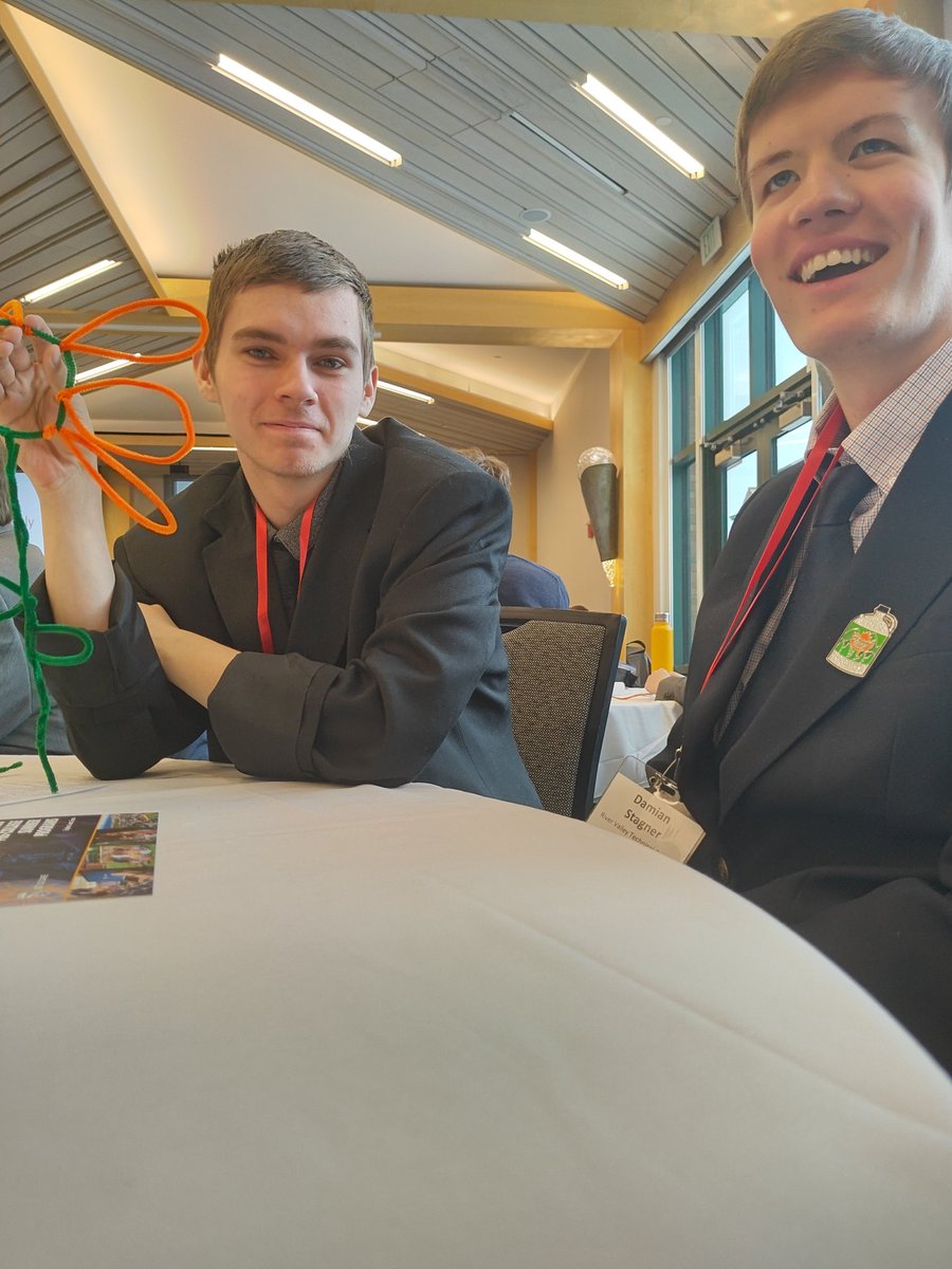 knwilson's tweet image. Students create representation of leaders @FBLAVT #rvtc2