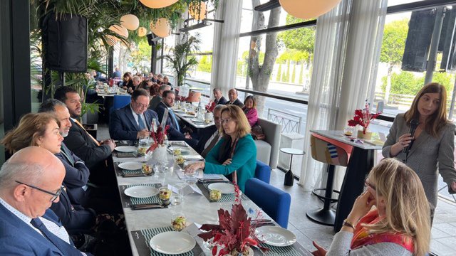 CyprusMFA's tweet photo. Lively discussion today at the “#WomenonBoards - #TimeforChange” Breakfast with the Ambassadors co-hosted by @CyprusMFA &amp; @CCCI_Cyprus 

Very fruitful exchange of views on the need to break barriers &amp; create a more diverse &amp; inclusive future in corporate boards. https://t.co/YHPcb5Hec9