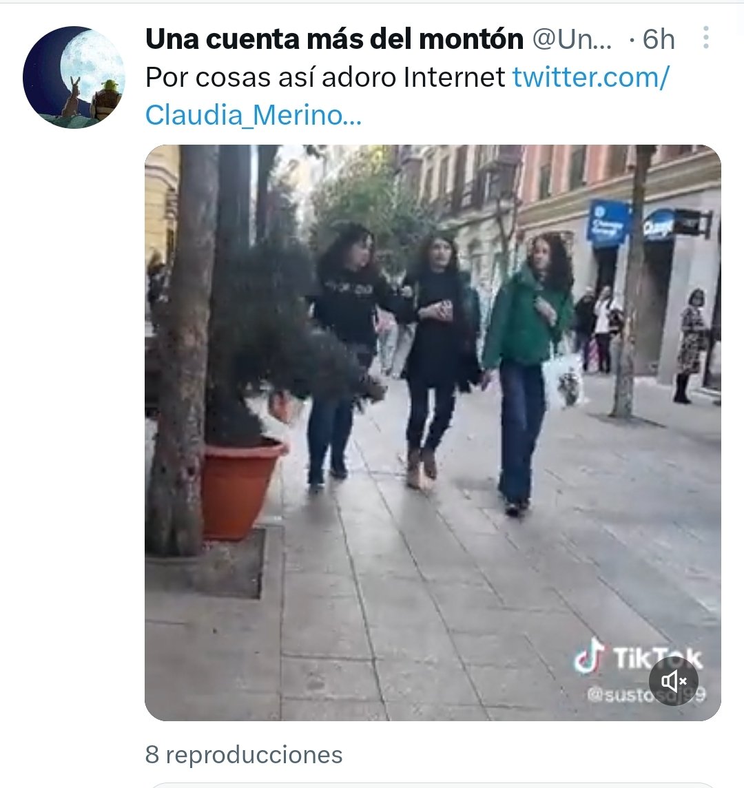Muy bien, ahora sí os pido que denunciéis a esta cuenta.
Este muchacho lleva años acosándome. Ayer denuncié en Tik Tok que se retirase mi vídeo de dicha red social, y esta persona lo ha subido SIN mi consentimiento.
Ya le denuncié a la policía y voy a ir a ampliar denuncia.
