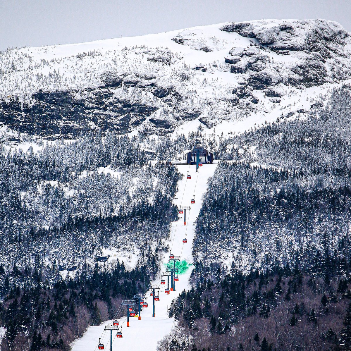 Happy St. Patrick’s Day! If you are heading up to #stowemt today, check out the waterfall underneath the Mansfield Gondola. It's looking a little bit green. 💚 

📸: Scott Braaten | <a href="/sbraaten802/">sbraaten802</a>