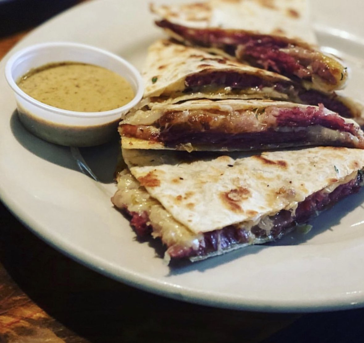 blaguarddc's tweet photo. Happy St. Patrick’s Day 🍻🥃
We’re open at 11AM 
St.Paddy’s Day Special Menu
 ☘️ ☘️☘️☘️
Corned Beef &amp; Cabbage 
Corned Beef Quesadilla 
Shepherds Pie 
Guinness Beef Stew 
#irishbars #stpaddysday #dcfoodie #dceats #nom #nomnom #nomnomnom https://t.co/sHZuDvh25x
