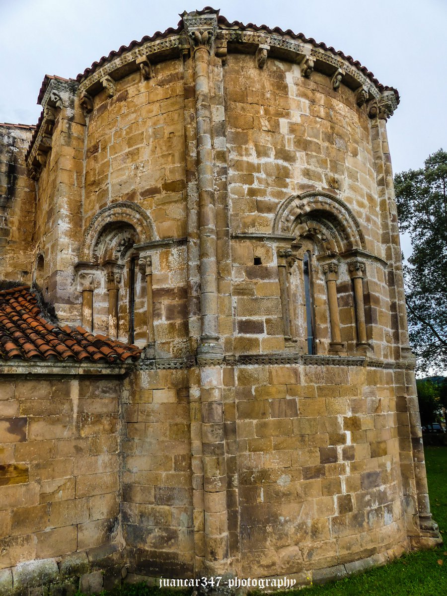 juancar347's tweet photo. Descubriendo el románico de Cantabria: la singular iglesia de Santa María, en Cayón.
#fotografia #arte #romanico #patrimoniocultural #cayon #cantabria #españa https://t.co/TEtcgiS84v