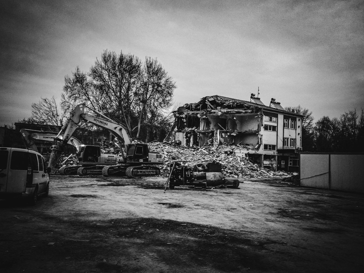 Elbistander's tweet photo. Bugün memleketimizi, canlarımızı kaybedeli #40GünOldu 
Çok özlüyoruz, çok seviyoruz.😔
#Elbistan
#kahramamaras #Hatay #Osmaniye #Adiyaman #Adana #Gaziantep #afsin #Nurdağı #islahiye #iskenderun #göksun #pazarcık #Malatya #nurhak #Dogansehir #gölbaşı #Türkoğlu #kırıkhan #hassa https://t.co/IUbbDMKB7G