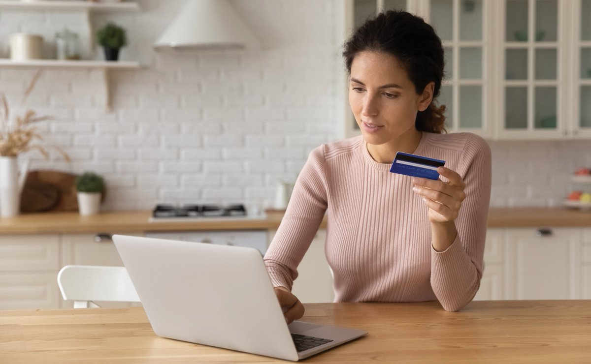 AppleFederalCU's tweet image. Overdraft fees got you down? Let's take a look at four easy ways to avoid them.
Click here --&amp;gt; bit.ly/3mHacS2
#overdraftfees #creditunion #credituniondifference #themoreyouknow