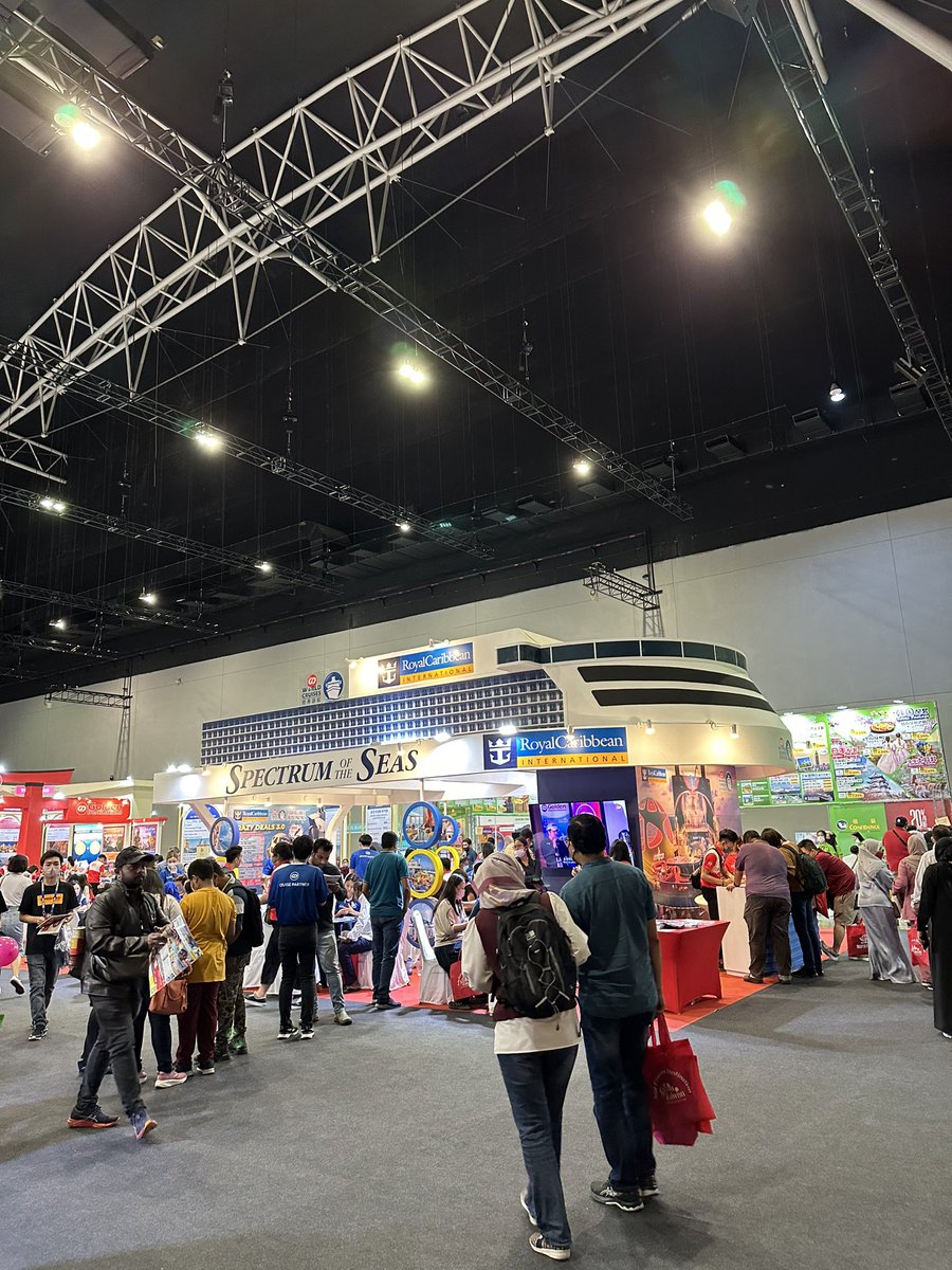 khalillahwangi's tweet image. Dapat lahh rembat package cruise and Legoland yayy #MattaFair2023 

Kalau nk dtg sini terus park Sunway Putra Mall, naik shuttle free direct dia hntr ke pintu masuk MITEC. Jgn la sesekali redah ke pintu masuk MITEC. Menangis stuck situ.