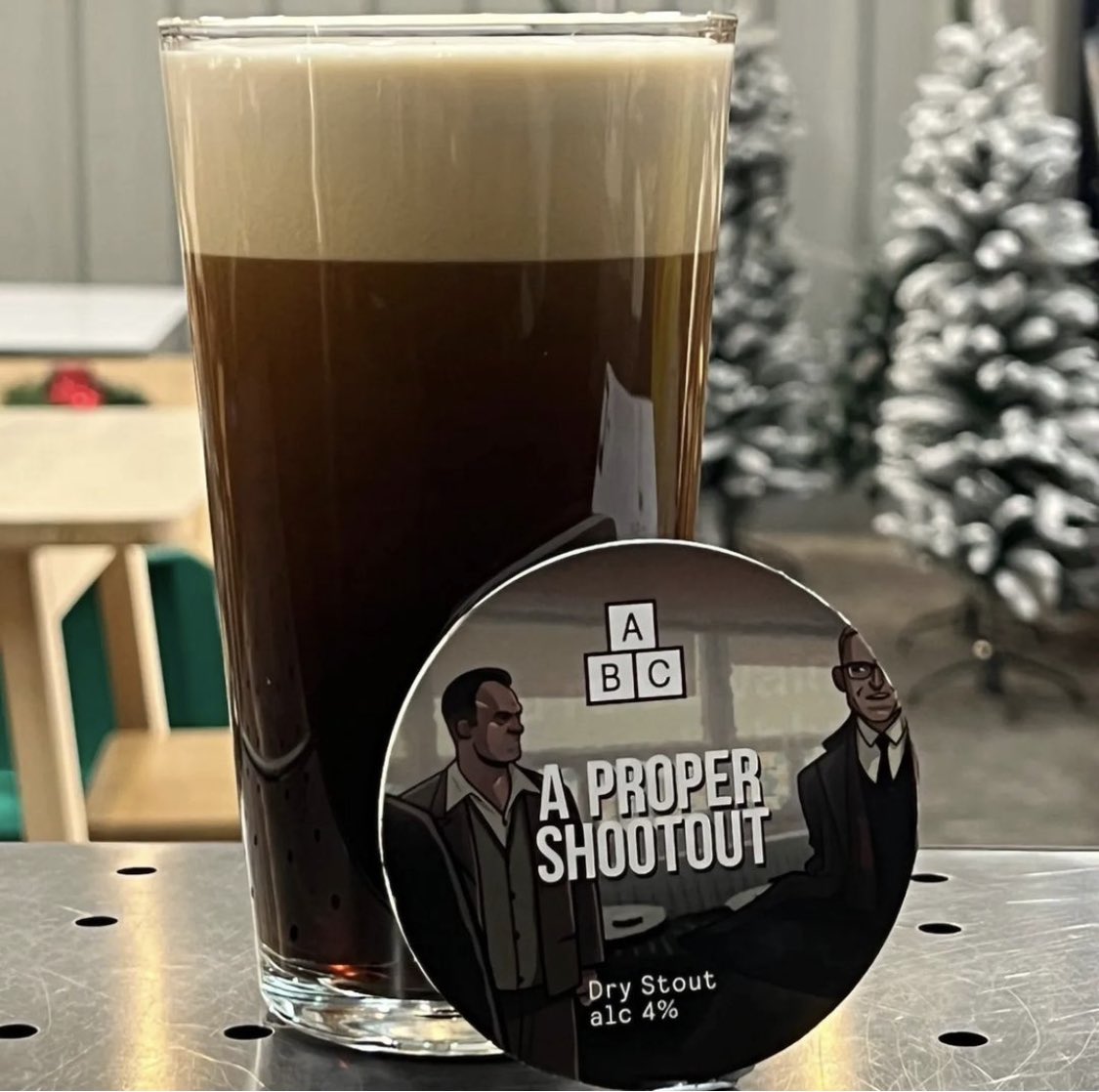 PADDY'S DAY WEEKEND 🌈💰🍀🍺

We’re celebrating with 17% off our delicious Dry Irish Stout. 

Check out that nitro cascade 😍

Webshop link bio. Use code PADDY17 at checkout. Offer valid until Sunday 19th March.
