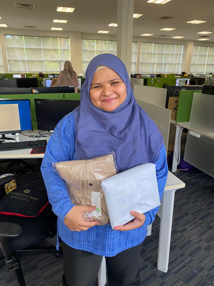 luqmaaaannnnn's tweet photo. Hi @TwtJodohMY 

My friend is looking for someone to complete half of her deen.

Nama dia Fatin. Boleh DM dia dekat IG,  _hellofatin_ kalau nak kenal dengan serius! 

Dia sangatlah baik dan mudah terhibur. Pergi lah kenal2 manatau jodoh 🤩 https://t.co/0D96vwAdXc