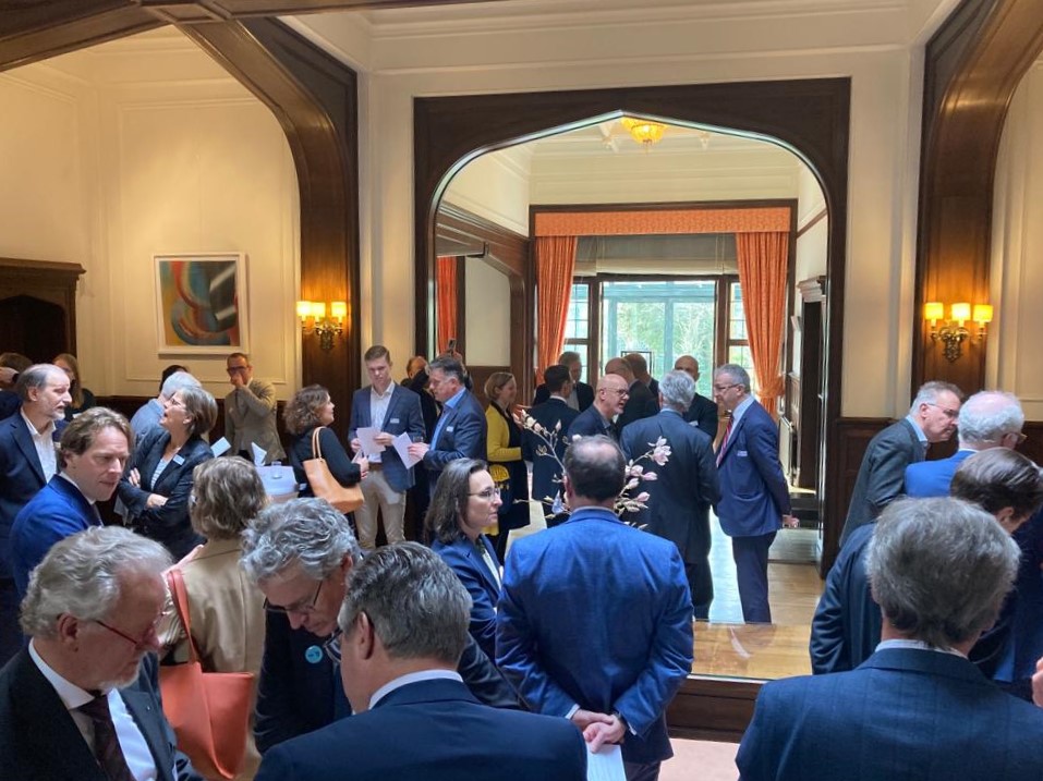 BEinNL's tweet photo. 🇧🇪🇳🇱BE-NL Nucleaire Top op de Belgische residentie. 

Een mooie opportuniteit om de civiele nucleaire samenwerking tussen beleidsmakers, hoogleraren en industriële leiders van beide landen te versterken.

@SCKCEN @tractebel @nrgcom @Agorianl https://t.co/HPHxVDw6un