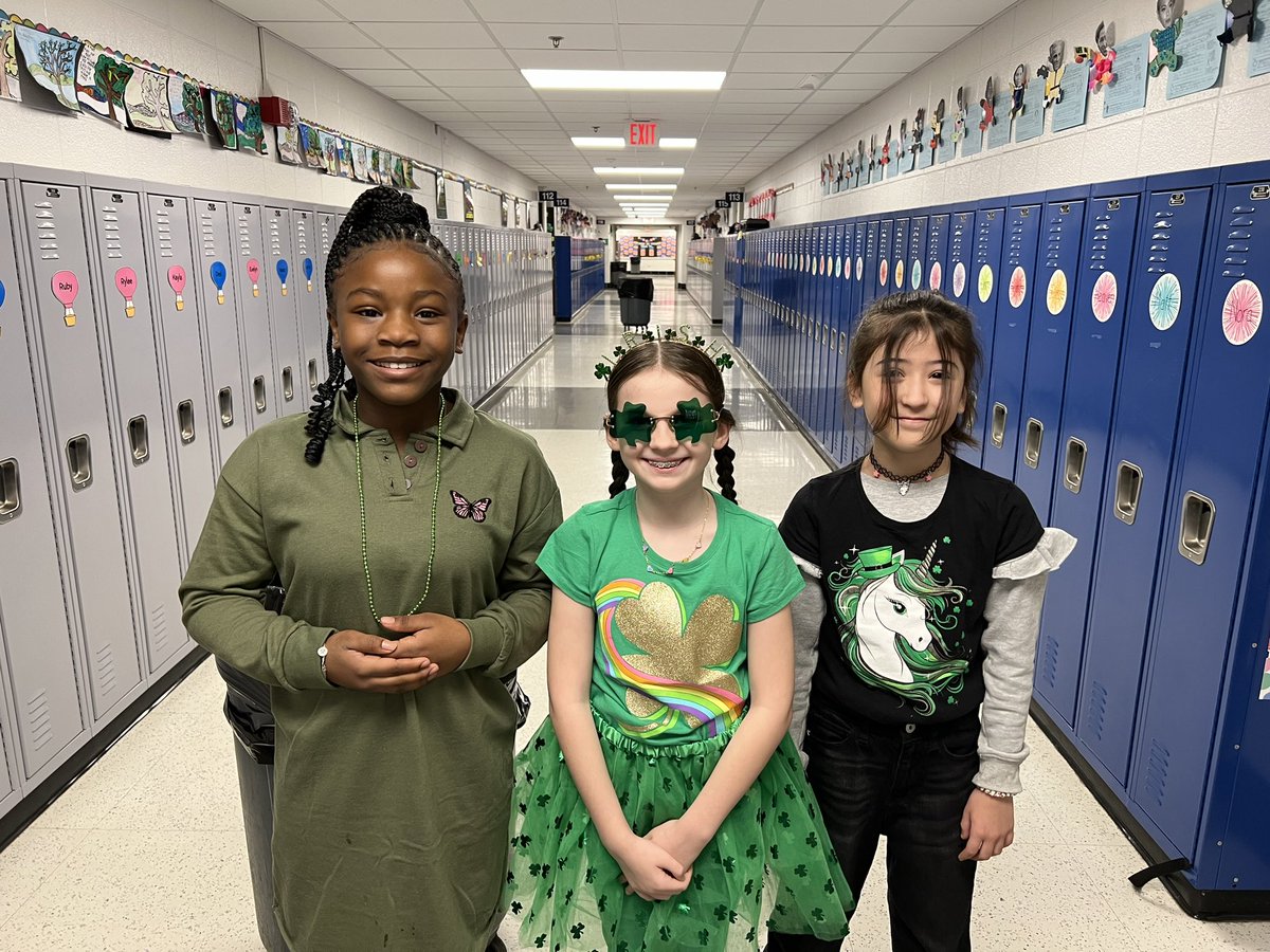 jmarch3rdGrade's tweet photo. Happy St. Patrick’s Day! ☘️
#district126 #weare126 https://t.co/LcHEBbSYPt