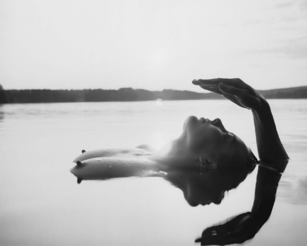 GerdaTaroni's tweet photo. ~~&amp;... La vida es mi arte, protección frente a la muerte, así sin autorización vivo. 

______Jack Kerouak 

© Arno Rafael Minkkinen https://t.co/YG7aOvGMbS