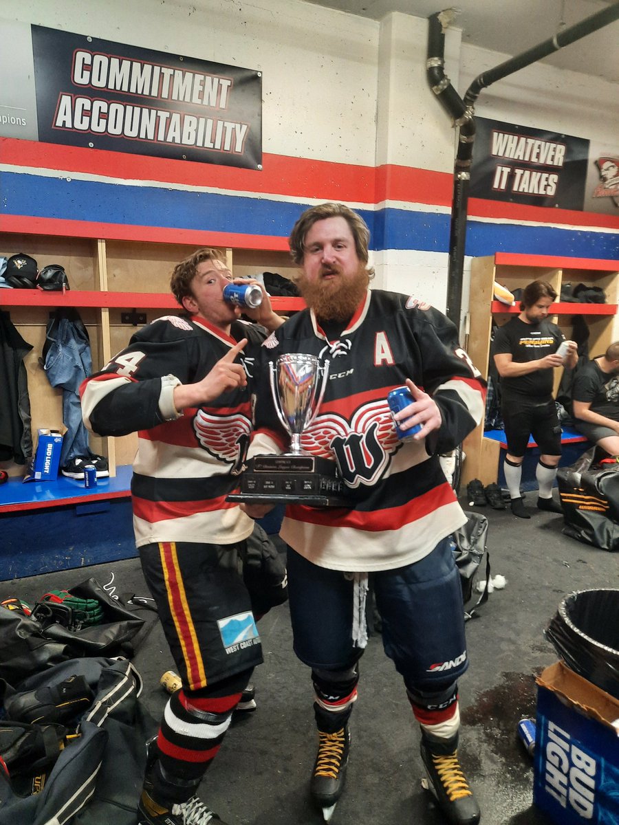slatebag2point0's tweet photo. Hey siri play we are the champions @kyle_davis_16 https://t.co/LGICb7rIgn