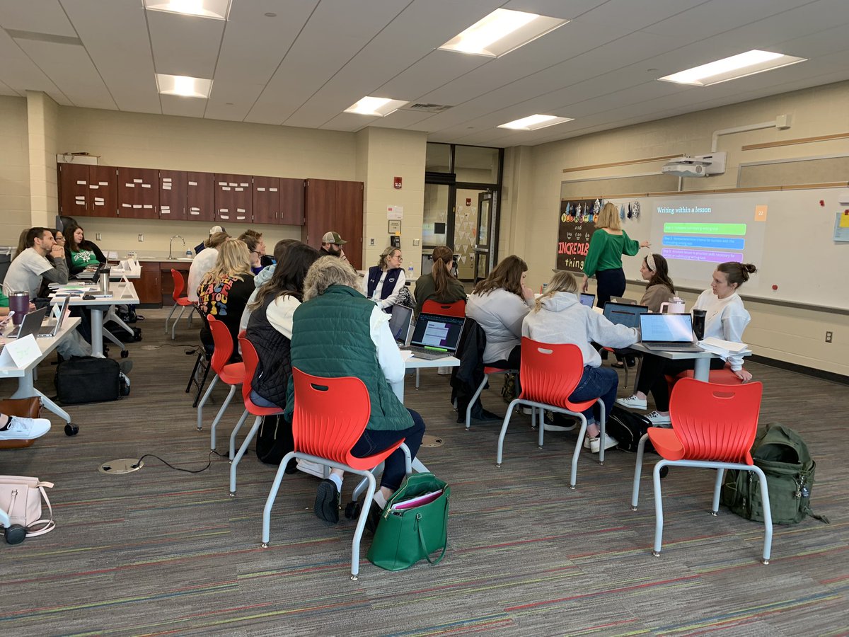 Deana Raymer tweet media