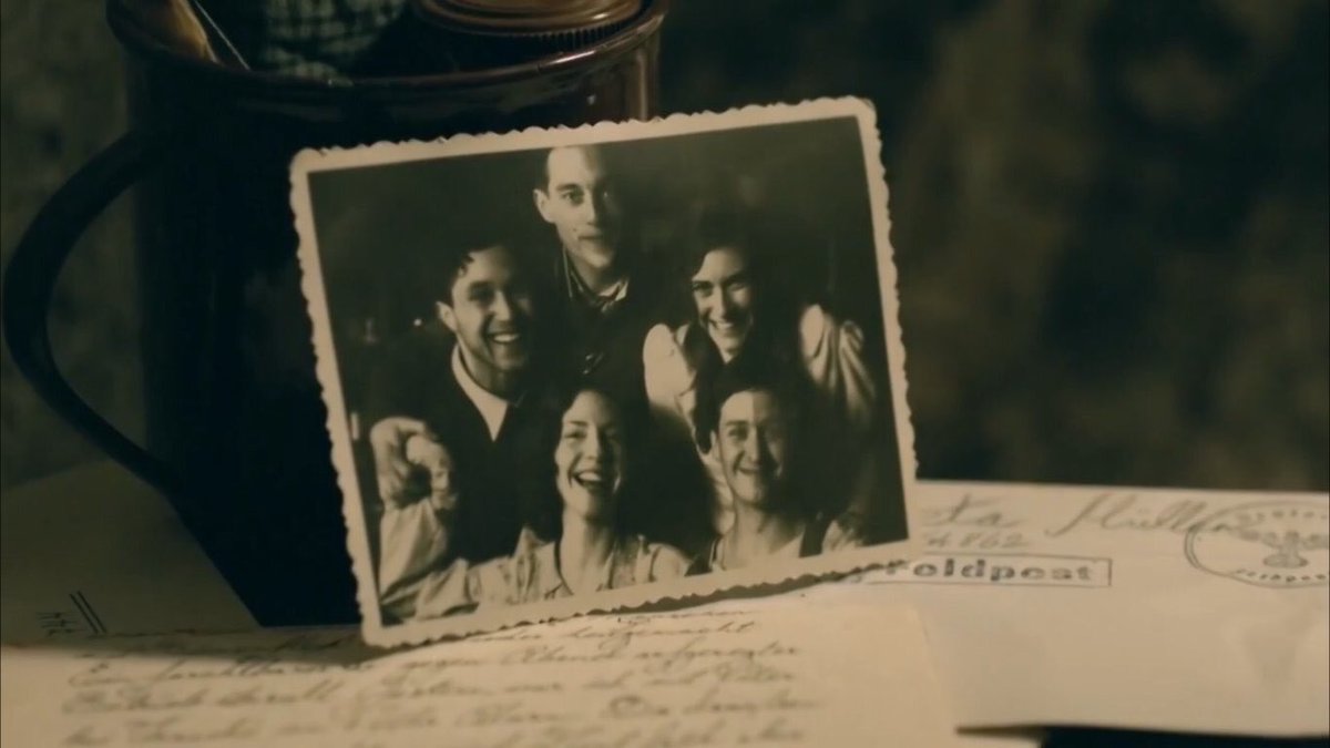 cristinameatsix's tweet photo. "We were five friends. We were young and we knew that the future belonged to us, we were invincible"
Today 10 years ago "Unsere Mütter, Unsere Väter" premiered
#UnsereMütterUnsereVäter #GenerationWar #HijosdelTercerReich https://t.co/nL1xxj0K1I