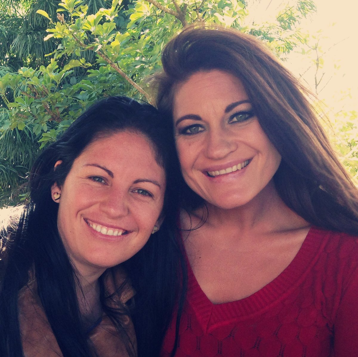 nianellemit's tweet photo. #VoelgoedVrydag

Saam met my pragtige en talentvolle sussie. Lief vir jou. ✨❤️

#familie #susters #liefde #dankbaarheid #geseënd https://t.co/sPhWCZubA4