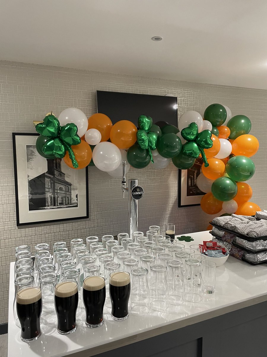 AliceKinderLaw's tweet photo. Happy St Patrick’s Day! ☘️☘️ No better way to celebrate than a fun-filled breakfast with @BhamLawSociety and @No5Chambers! #StPatricksDay2023 #stpaddysday #legalprofession #birmingham https://t.co/zdC5JlEx4F
