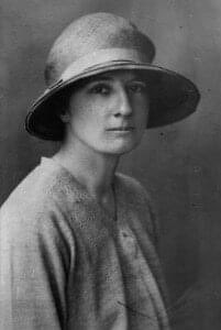 CPRClassical's tweet image. 🍀🎶 Music by Irish composer Ina Boyle at 8am, 1pm and 4pm. 

Boyle started lessons from her father, a priest at St. Patrick's Church in Ireland. She later studied composition with Vaughan Williams by crossing the Irish Sea on a steamship. 

Read more 👇
inaboyle.org/biography-1