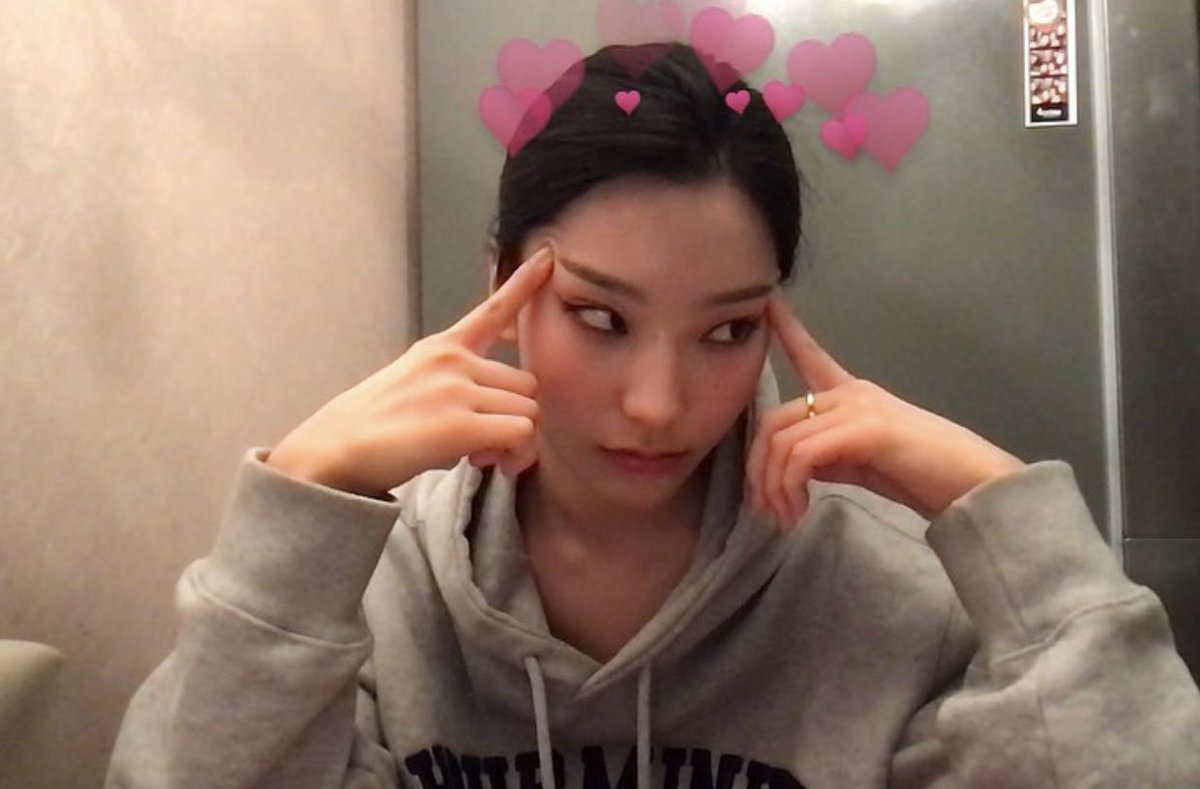 tiny__sae's tweet photo. currently missing her https://t.co/bXuO9rrZ9k