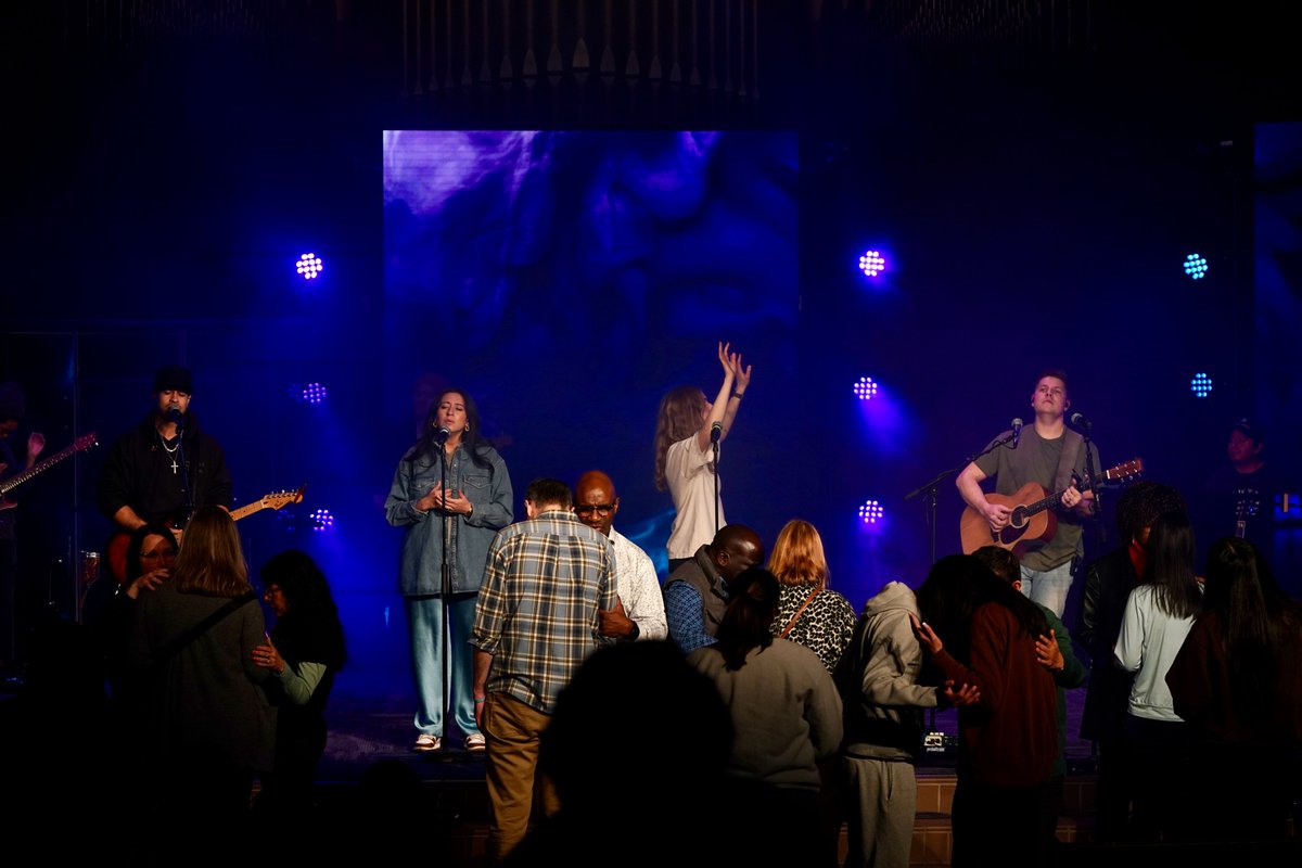 Calvary_MN's tweet photo. What an incredible night at our Golden Valley campus at Merge Worship Night! Worship with Pat Barrett &amp; Calvary Worship, full house at the many prayer stations, impactful messages... the city was here, the nations were here and Jesus was here. We know God moved in so many lives. https://t.co/kWcTkVn21x