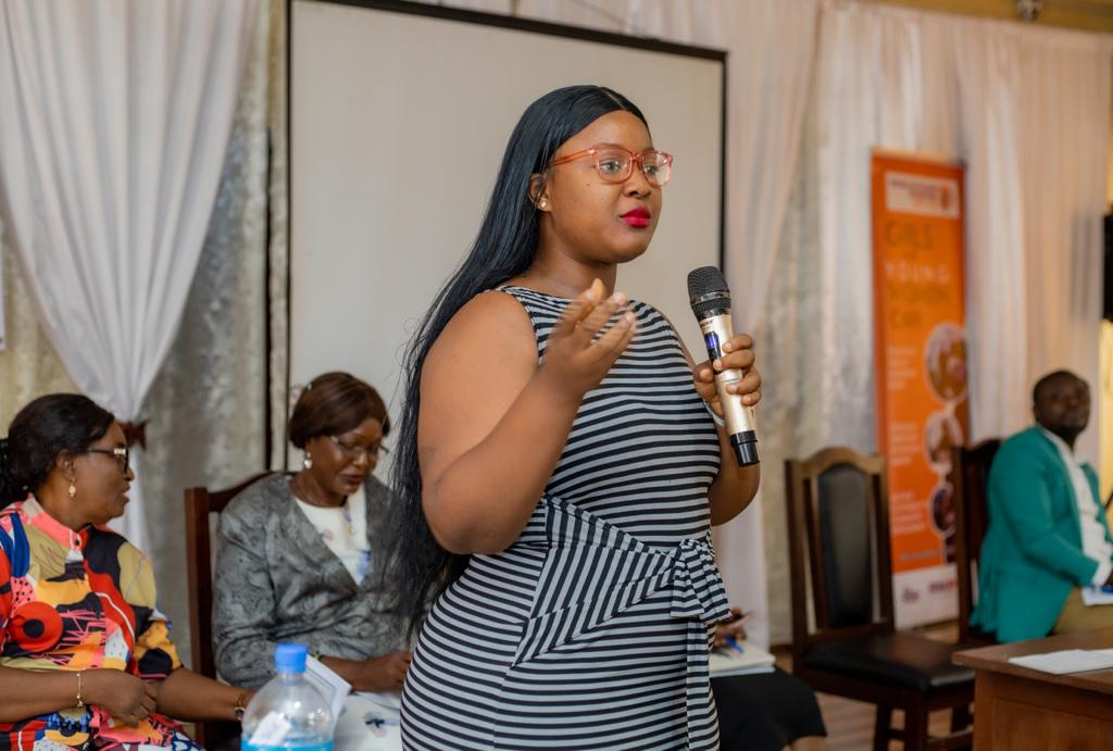 kargbosamesther's tweet photo. Self Confidence is my best outfit and it something I love to wear , Rock it and Own it to the fullest.

#SHELEADS SierraLeone.
#youngwomeninleadership. https://t.co/kHKPdZ2vVH