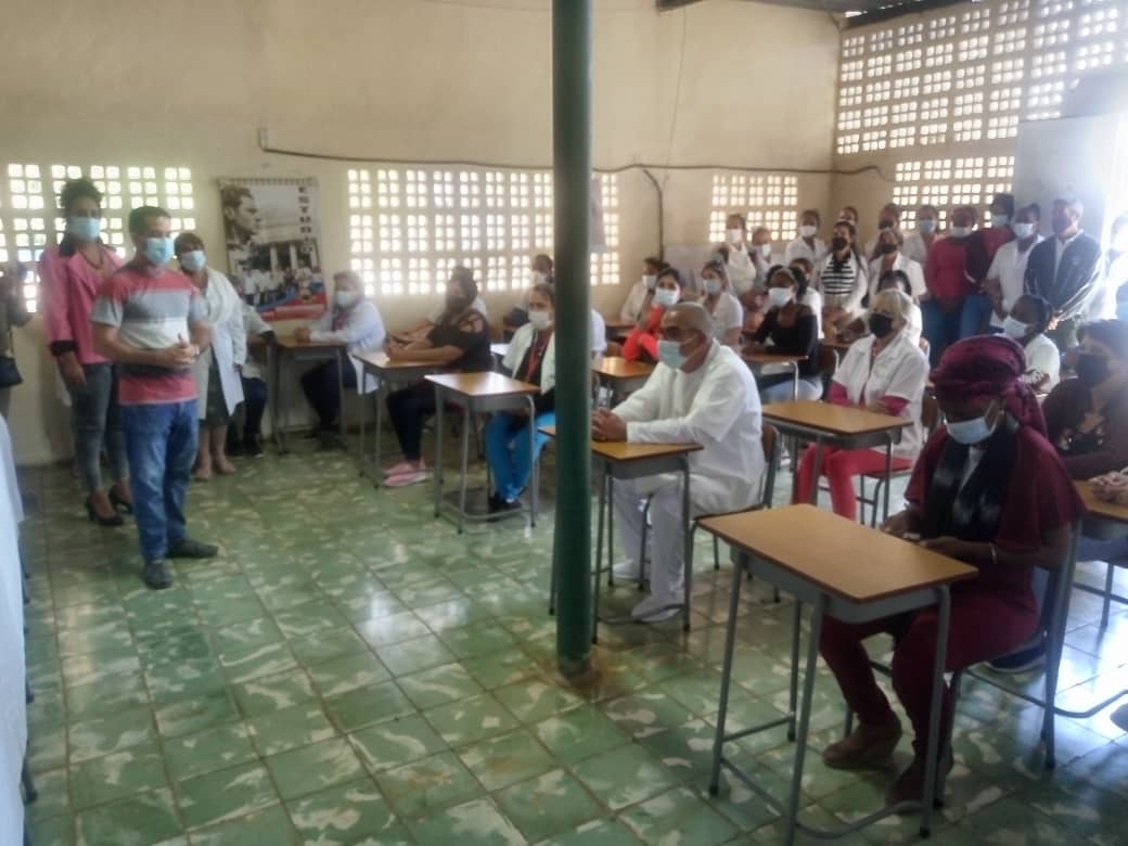 Intercambiamos con el colectivo del Hospital Psiquiátrico Provincial  “Crisanto Betancourt”, ejemplo de consagración, entrega y amor a una causa esencialmente humana.
#Güines
#Mayabeque 
#YoVotoXTodos 
#MejorEsPosible