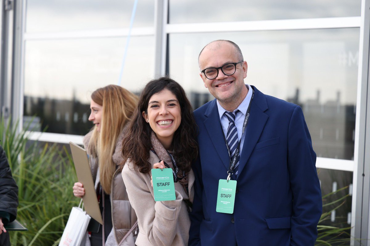 CarlagRicarte's tweet image. Después de toda una vida… mi particular batería política se agota en sólo diez días. La cuenta atrás arranca con un nudo en la garganta.

Inicio nueva etapa. Y vaya sarao de bienvenida.

#MissionValencia
#MissionPowerCo
#FutureFastForward