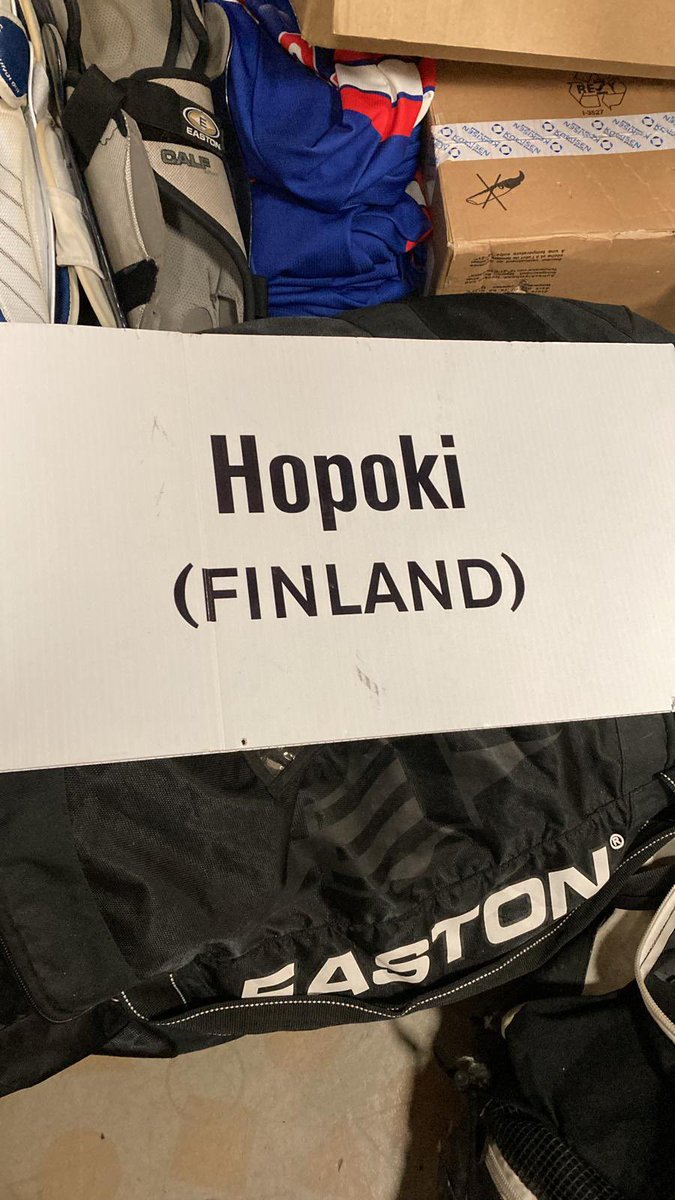 kalle_backman's tweet photo. Aamulla starttaa matka kohti @CHWorldCup -jääkiekkoturnausta. 7 vuoden odotus on ohi mestaruutta lähdetään hakemaan. Hollolan tori on varattu! 
Instasta seurantaa teamhopoki ja pääset hienoon reissuun mukaan. #Hopoki #jääkiekko https://t.co/fCq65TpmY6