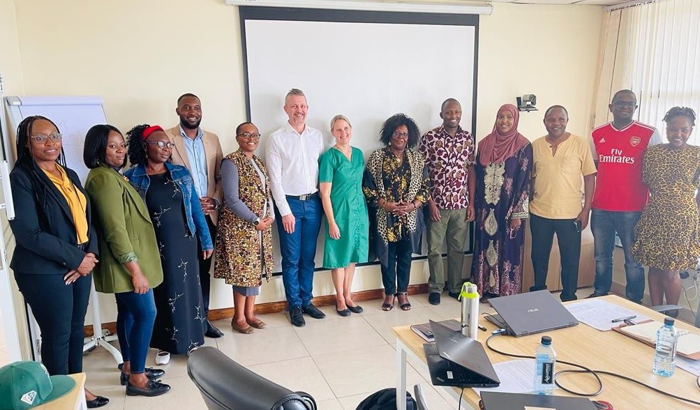 KNBStats's tweet photo. Earlier, Director Corporate Services Ms. Ann Mburu officiated the closing ceremony for 22 participants after successful completion of 2-week Basic Statistics Course supported by  @StatsSweden and @ONS. Trainees drawn from 11counties, @ImmigrationDept  @zamstats graduated. #Stats https://t.co/2mKi1HFqLZ