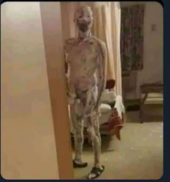 cavosjnr's tweet photo. Mbona saa mfungue pombe before nimalize kuoga😂😂💀 https://t.co/Qh0aayb7tC