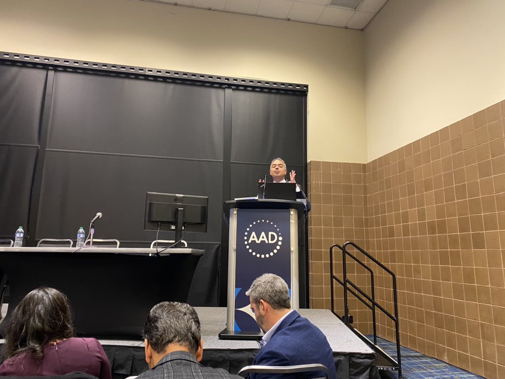 dranelly's tweet photo. Great first morning at @AADskin with @SeemalRDesaiMD @HarrisVitiligo multimodal therapeutic approach for vitiligo https://t.co/5KBqFR4p6d