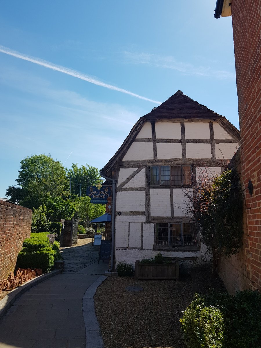 KingJohnsHouse's tweet photo. It's #EnglishTourismWeek23 from today. A great time to celebrate our wonderful and diverse museums too. Time to go on a quest for a little #HistoryAndCake? #CakesInMuseums #ExploreLocal. For more destinations in the #TestValley @moreTestValley @Visit_Romsey https://t.co/JSWoft8enI