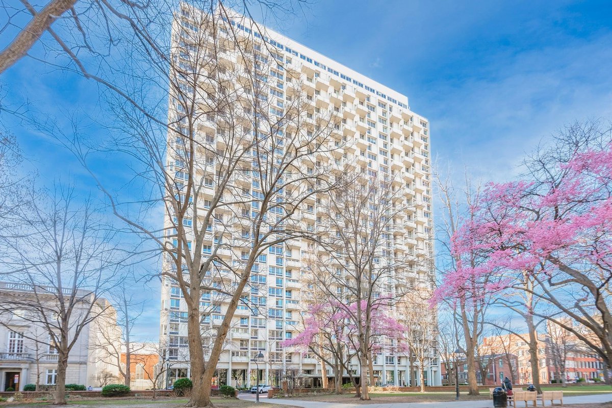 ImBrettKaz's tweet photo. FOR SALE - Overlooking beautiful Washington Square 🌸

1-Bed/2-Full Bath condo located in the award-winning Hopkinson House 🏢

📱 Learn more here or DM for a private showing - 

https://t.co/BgzRj80fy8 https://t.co/bZtP7WfhS9