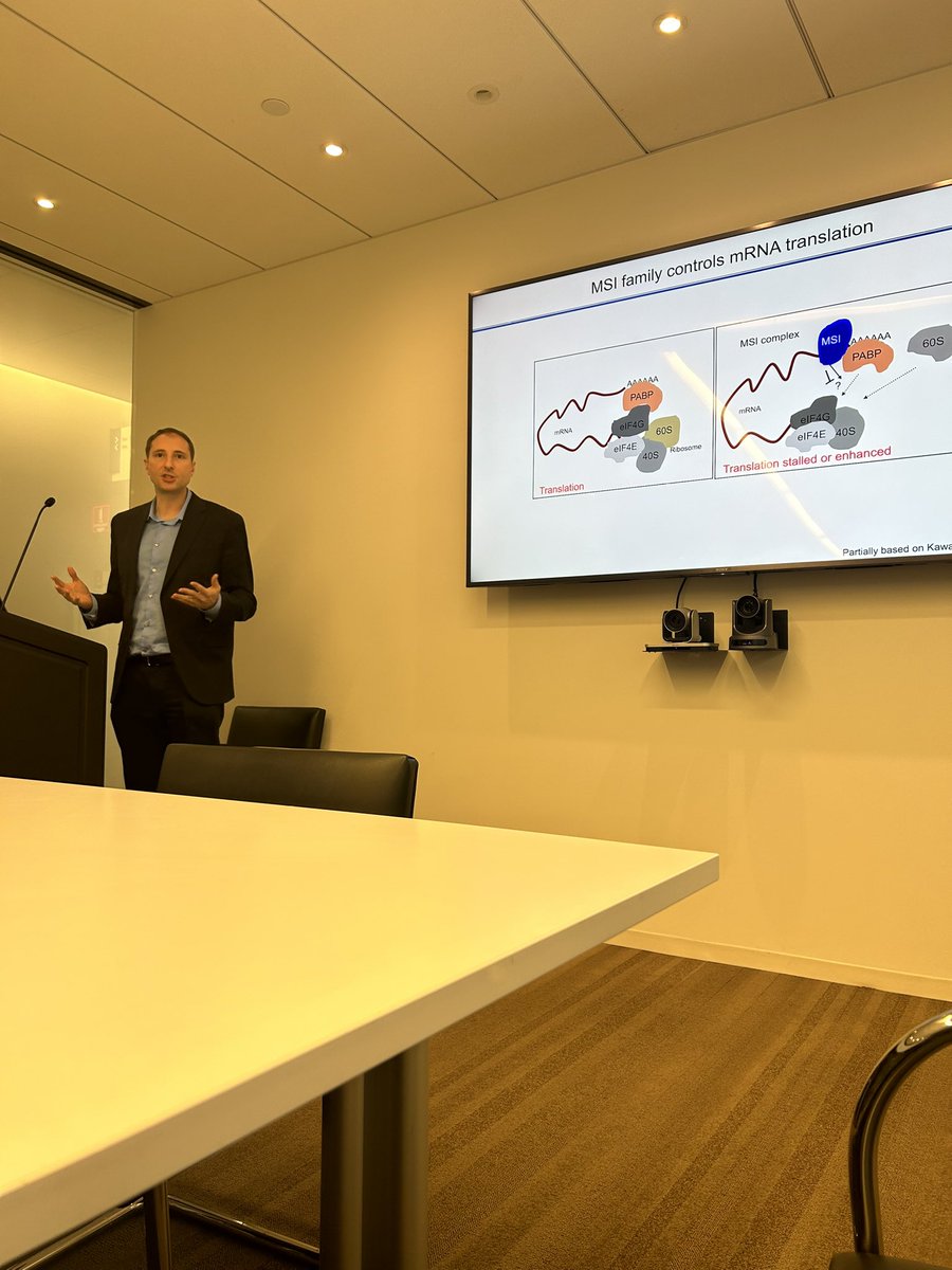 PapapetrouMDPhD's tweet photo. Another treat this week with @KharasLab kickstarting the #CABCT seminars @IcahnMountSinai. Great science and glorious dinner. Thank you Michael! https://t.co/4XCrTrKrMF