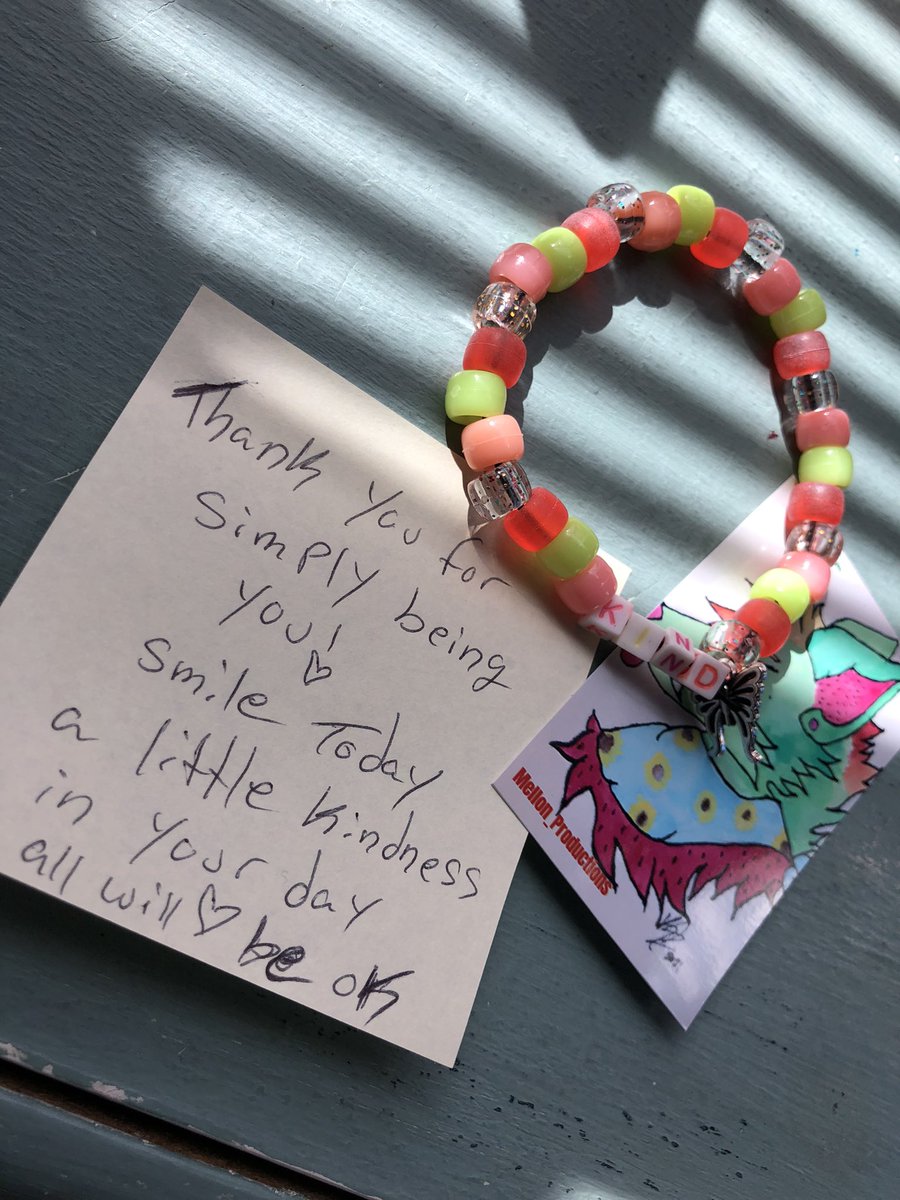WalterMellon14's tweet photo. Sending good vibes out into the world
#kandiforkindness #jewelry #accessories #littlenotes #kindnessmatters #plur #kind #love #ponybeads #rave #kandisingle #bracelets #handmade #uplift #encourage #bekind https://t.co/FPJfQ6qD8N