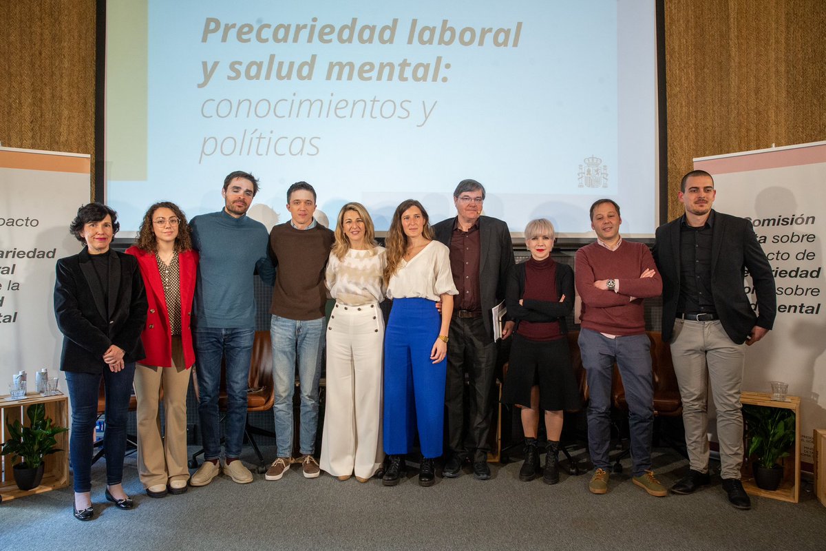 Yolanda_Diaz_'s tweet photo. La salud mental es incompatible con trabajos precarios, mal pagados y jornadas abusivas. 

Avanzar en espacios laborales sanos es un derecho básico y una obligación de las empresas. Todo un reto colectivo que nos permitirá tener vidas mejores. https://t.co/aKacz7P1jT