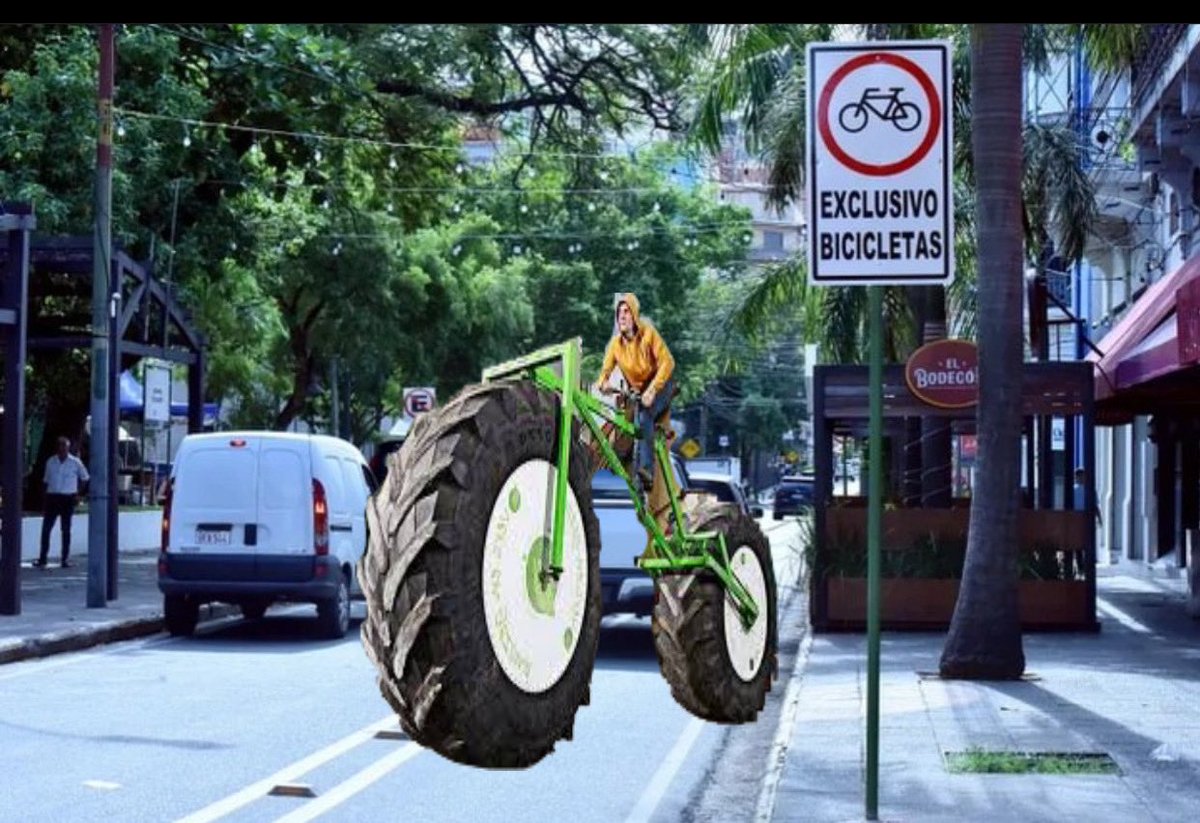 Estebangocan's tweet photo. Yo pedaleando por Palma @AM_1080 @ABCTVpy https://t.co/Gv8DZcFkbs