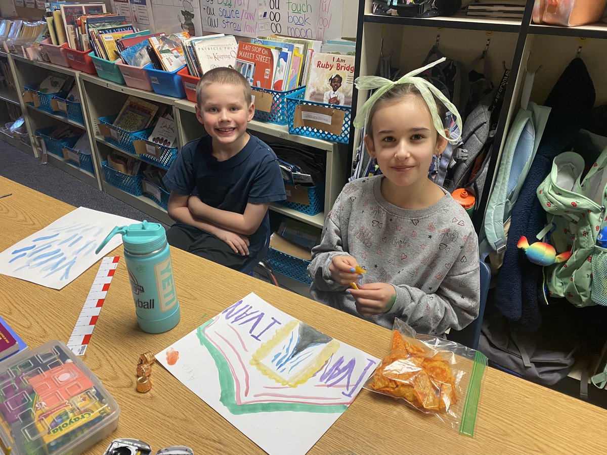miss__keating's tweet photo. We’re channeling our inner Ivan from #theoneandonlyivan ! Finger painting and yogurt covered raisins ❤️☘️ https://t.co/xIS3buOgI4