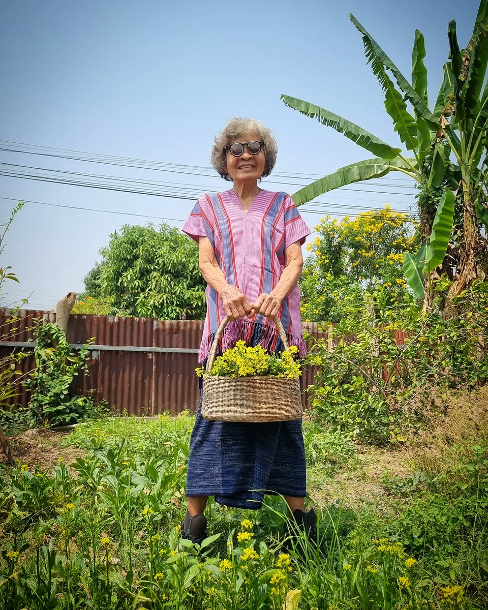 sorryvrerror tweet media