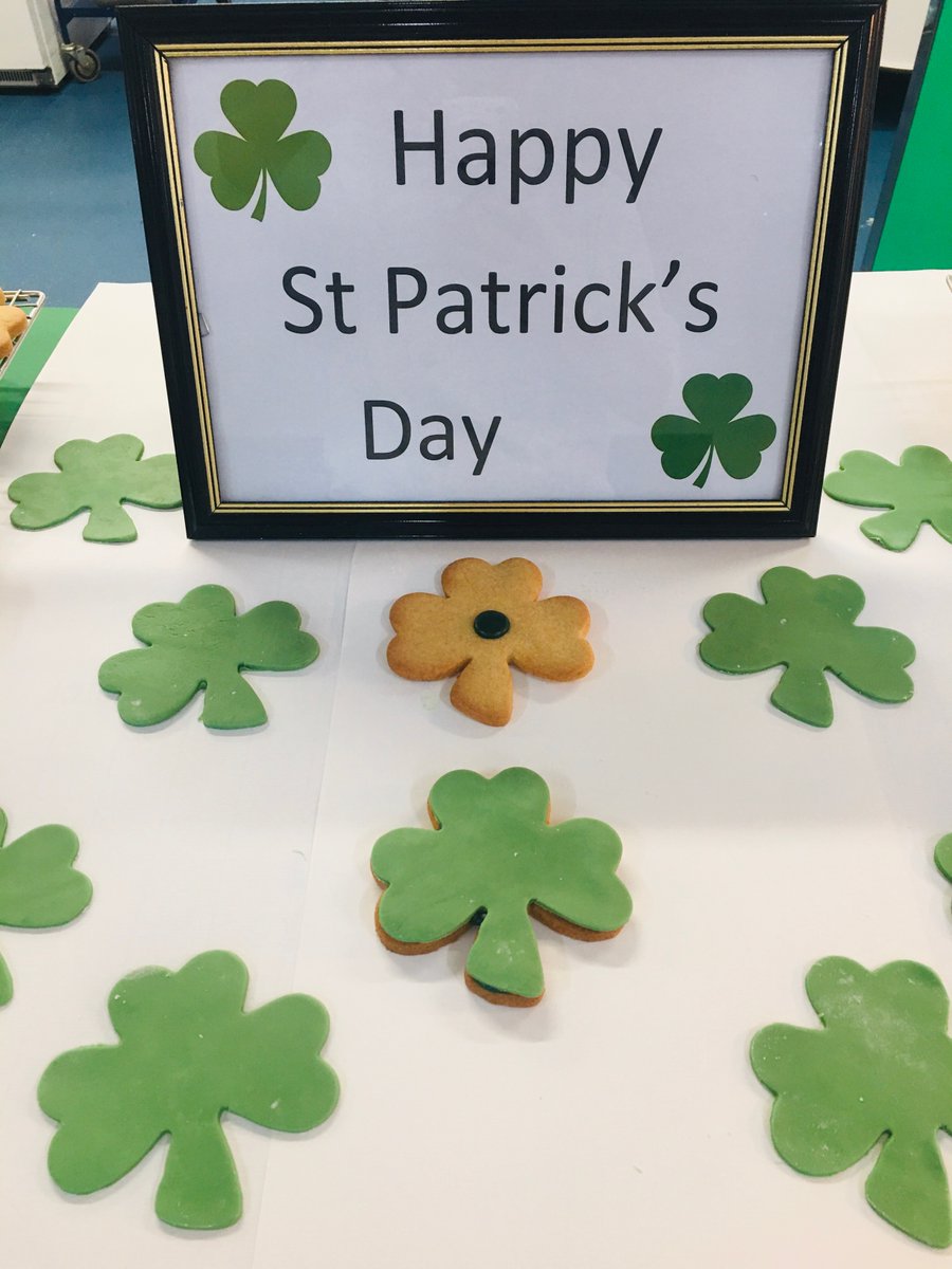 itstwelve15's tweet photo. St Patrick's Day at Holy Family https://t.co/Rk4FRkCxYO
