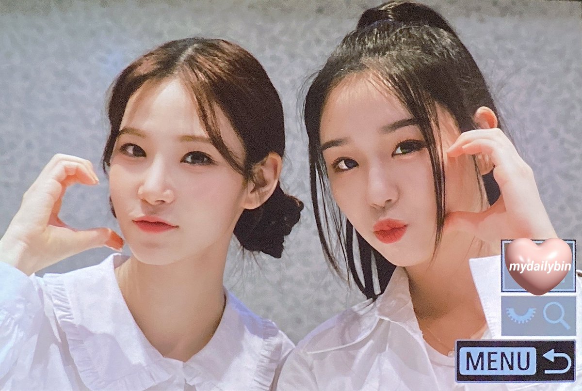 mydailybin's tweet photo. 230317 🩷🩵

#김나경 #NaKyoung #김채연 #ChaeYeon #트리플에스 #tripleS https://t.co/rIF9SRDKhh