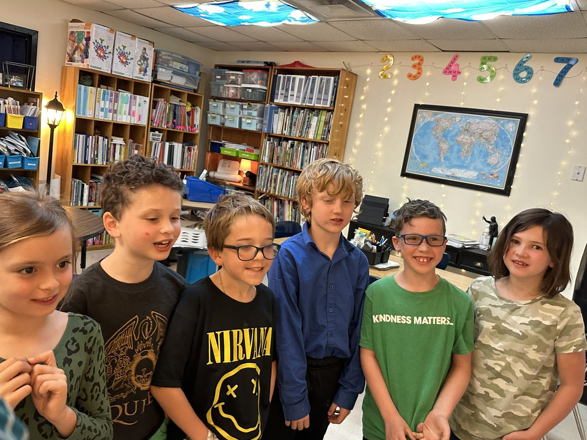 𝗕𝗲𝘃𝗲𝗿𝗹𝘆 𝗟𝗮𝗱𝗱 tweet media