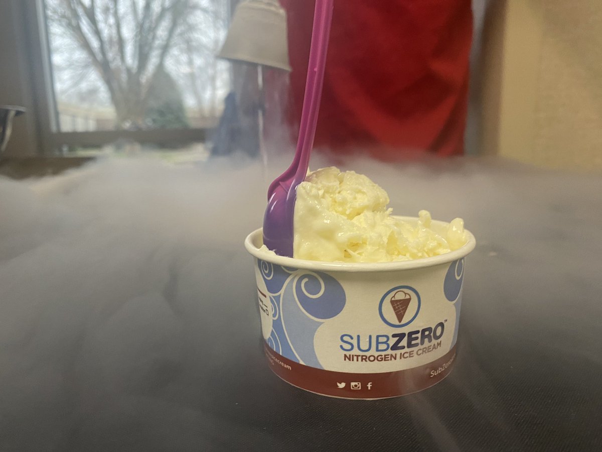 MWEwayne's tweet image. @Subzerocastlet1 is helping us learn about liquid nitrogen by providing us a sweet treat!  #learningisgood @MrGMWE @IXScience @jmoore5754