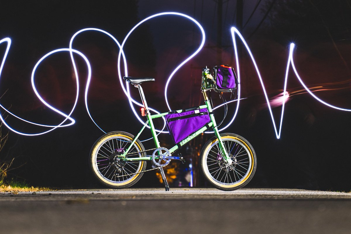 Nighttime rides are really fun. And a cold and empty trail is a good opportunity to do a long exposure!

#veloorange #Neutrino #minivelo #utilitybars #rrbinthewild