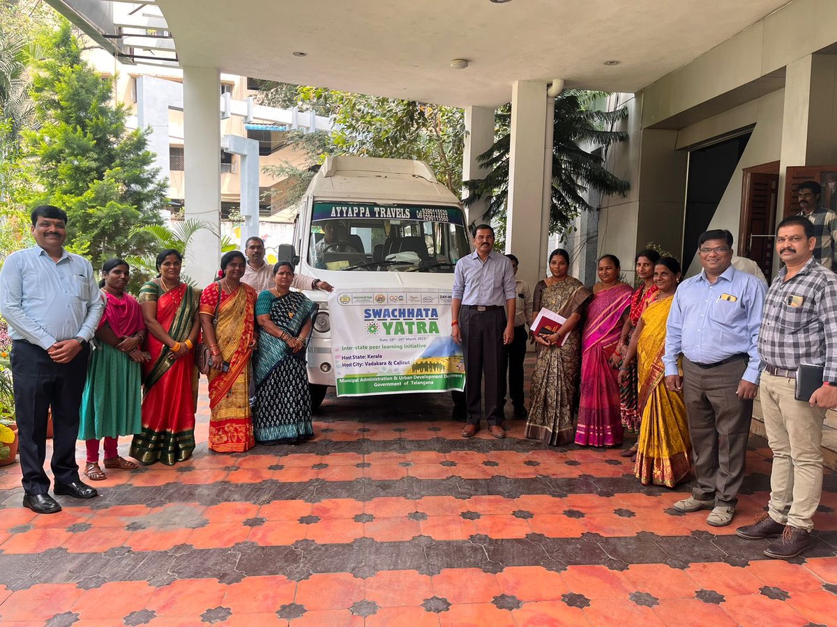 RoopaMishra77's tweet photo. Unique Yatra
30 women waste entrepreneurs from Telengana are flying to Odisha , Kerala &amp; Karnataka as #SwacchataDoots. 
Women from 35 States/UTs set to travel to 14 host States in an exciting Visit-Exchange-Learn initiative for #GarbageFreeCities during the 3-weeks #Swachhotsav👍 https://t.co/2Xyu1osoMU