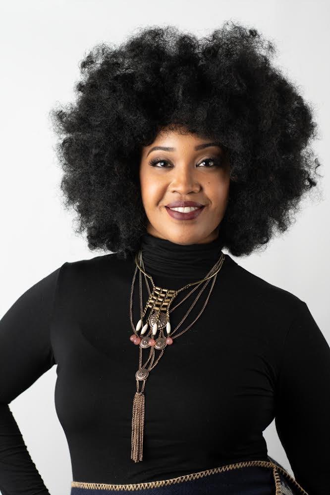 We’re so excited to welcome back Tonika Johnson, who spoke at our first workshop in 2019. Tonika is a photographer, social justice artist and lifelong resident of Chicago’s south side Englewood neighborhood.  🧵