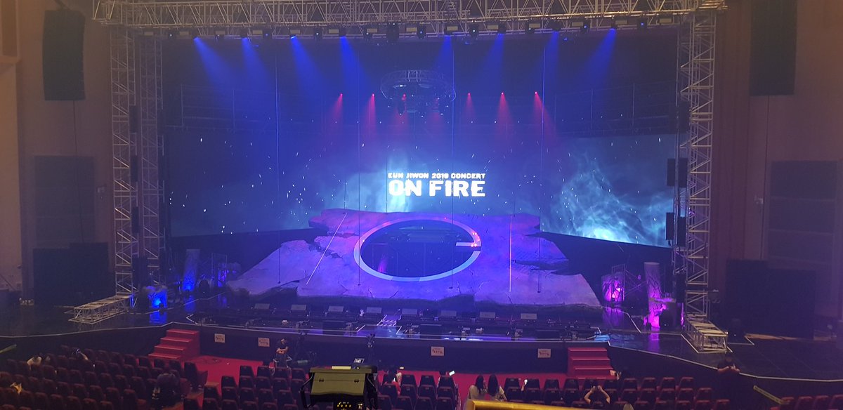 반짝였던22년을축하합니다
#은지원_솔로데뷔_22년째_빛나는중
올핸팬미팅이든솔콘이든
#항상_은지원_곁에_원카인
꼭해줬으면좋겠어가고싶어은지원보러