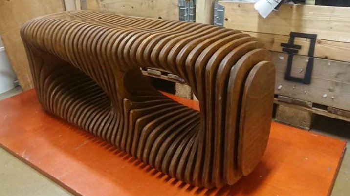 Flashback Friday:  A plywood bench designed and built by Tampere Hacklab members Karli and Arno.

wiki.tampere.hacklab.fi/projekteja/pen…