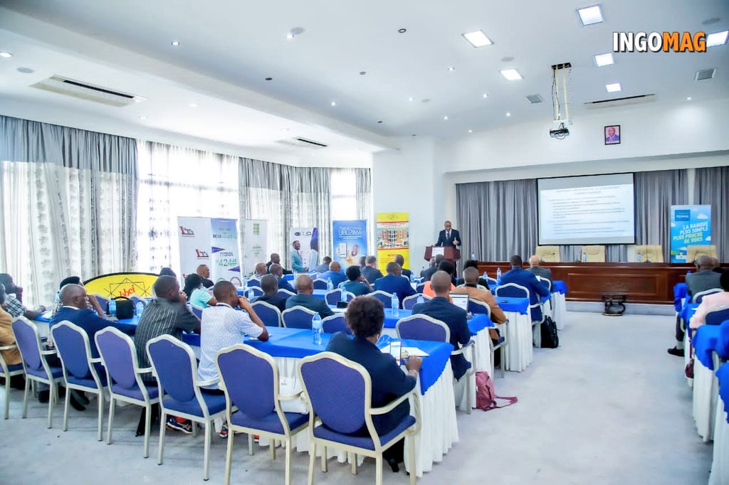 IngoMagazine's tweet photo. Le conférencier du jour, Dr. Floribert #NGARUKO a partagé ses connaissances sur l'amélioration de la gestion des connaissances pour le développement du #Burundi avec les différents participants présents dans cette conférence-débat
#Burundi
#ingomag https://t.co/QNXZFoFbAG